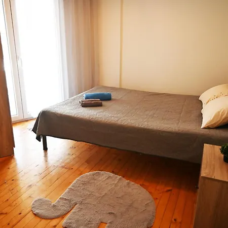 Thess Central 2br & Balconies Lejlighed