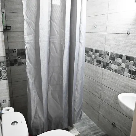 Thess Central 2br & Balconies דירה *